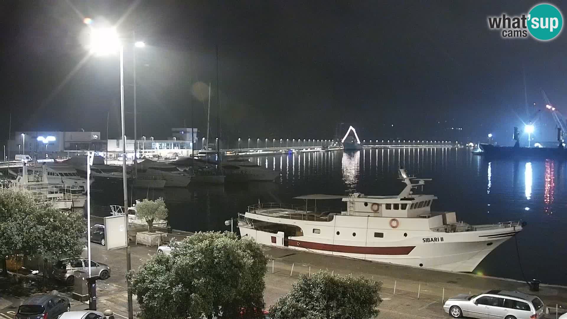 Riva in Marina v Reki – Spletna kamera v živo Hrvaška