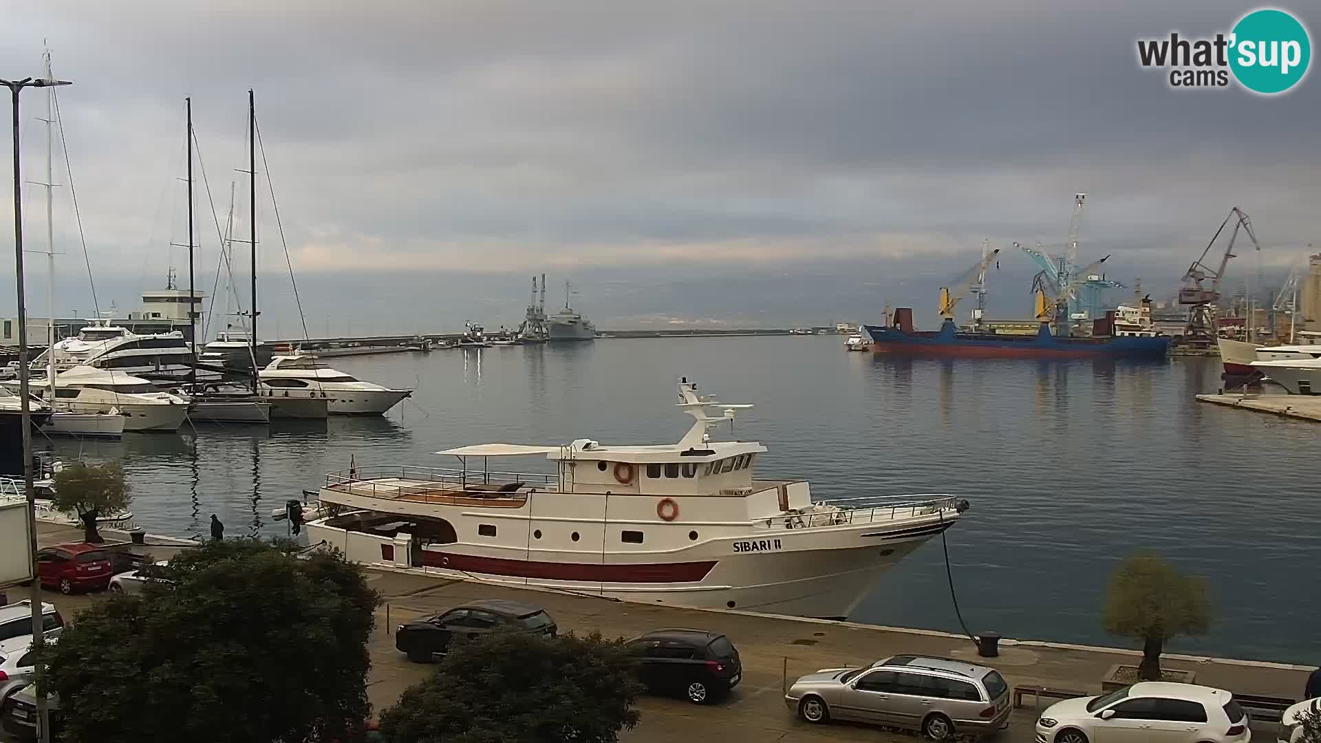 Riva in Marina v Reki – Spletna kamera v živo Hrvaška