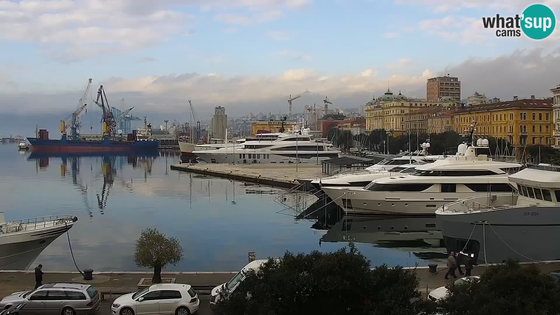 Riva in Marina v Reki – Spletna kamera v živo Hrvaška