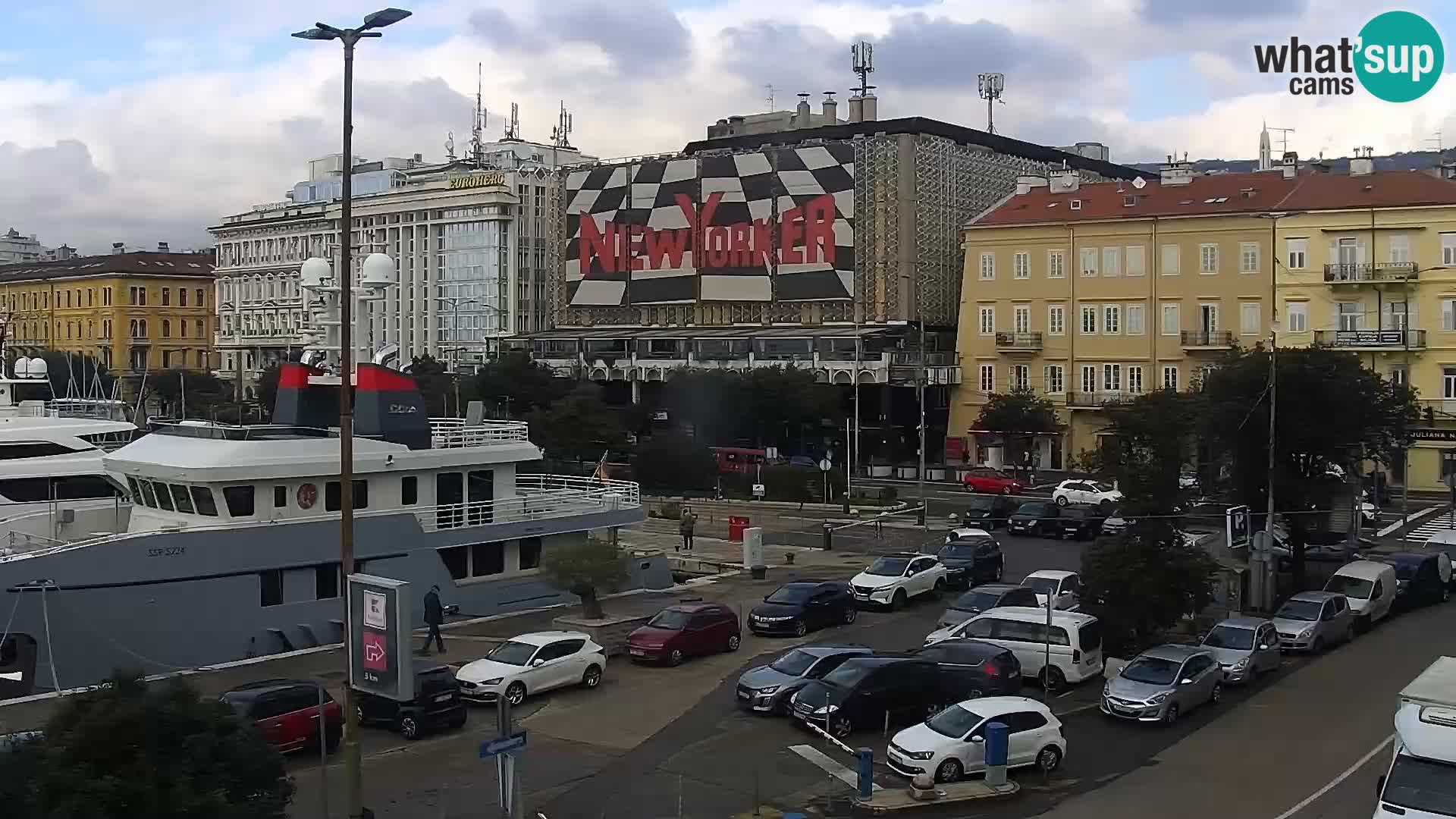 Riva in Marina v Reki – Spletna kamera v živo Hrvaška