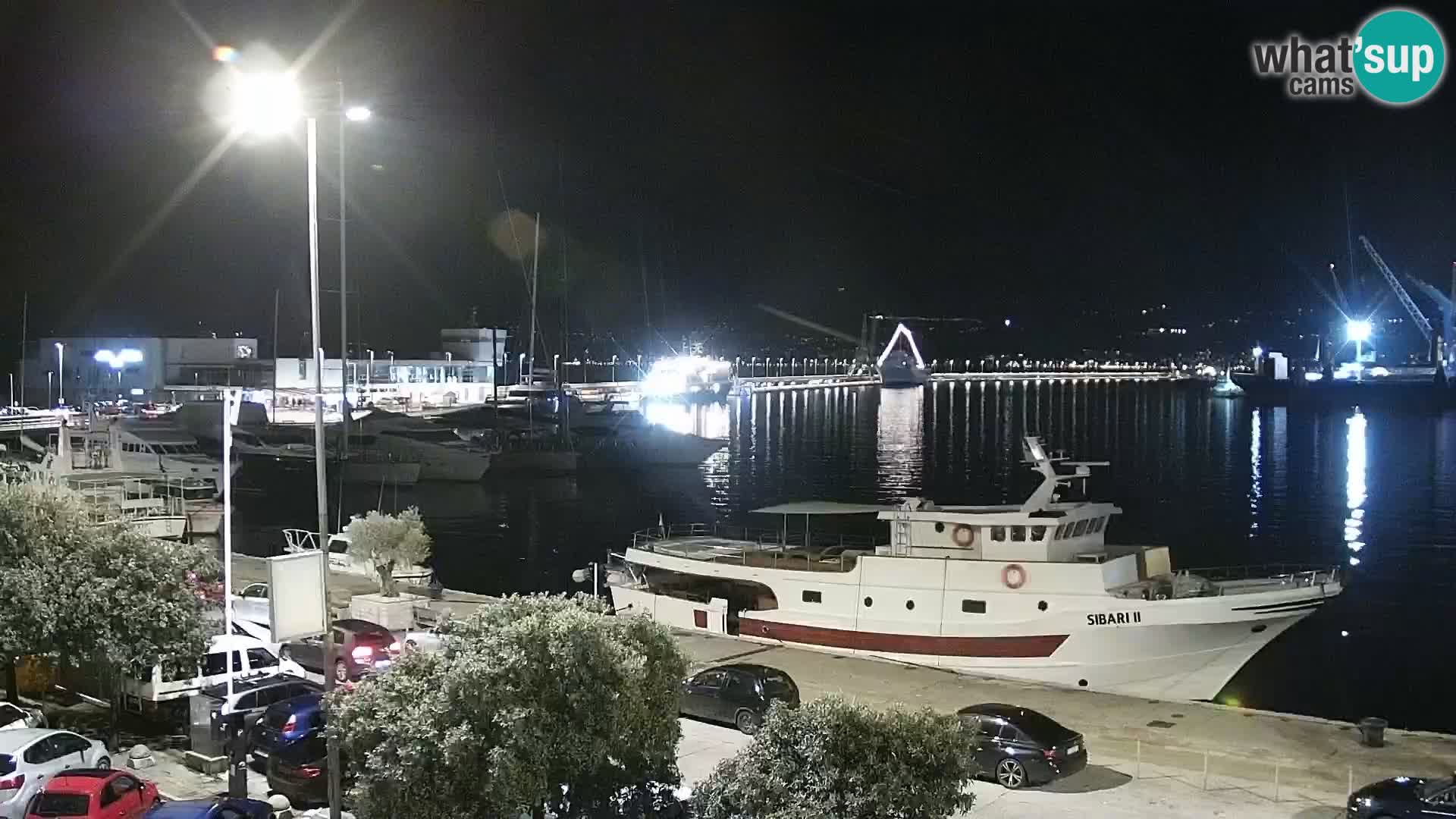 Riva in Marina v Reki – Spletna kamera v živo Hrvaška