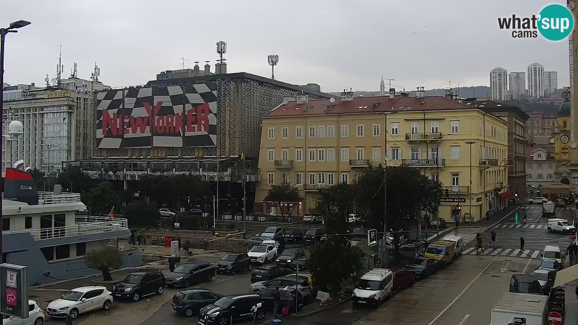 Riva in Marina v Reki – Spletna kamera v živo Hrvaška
