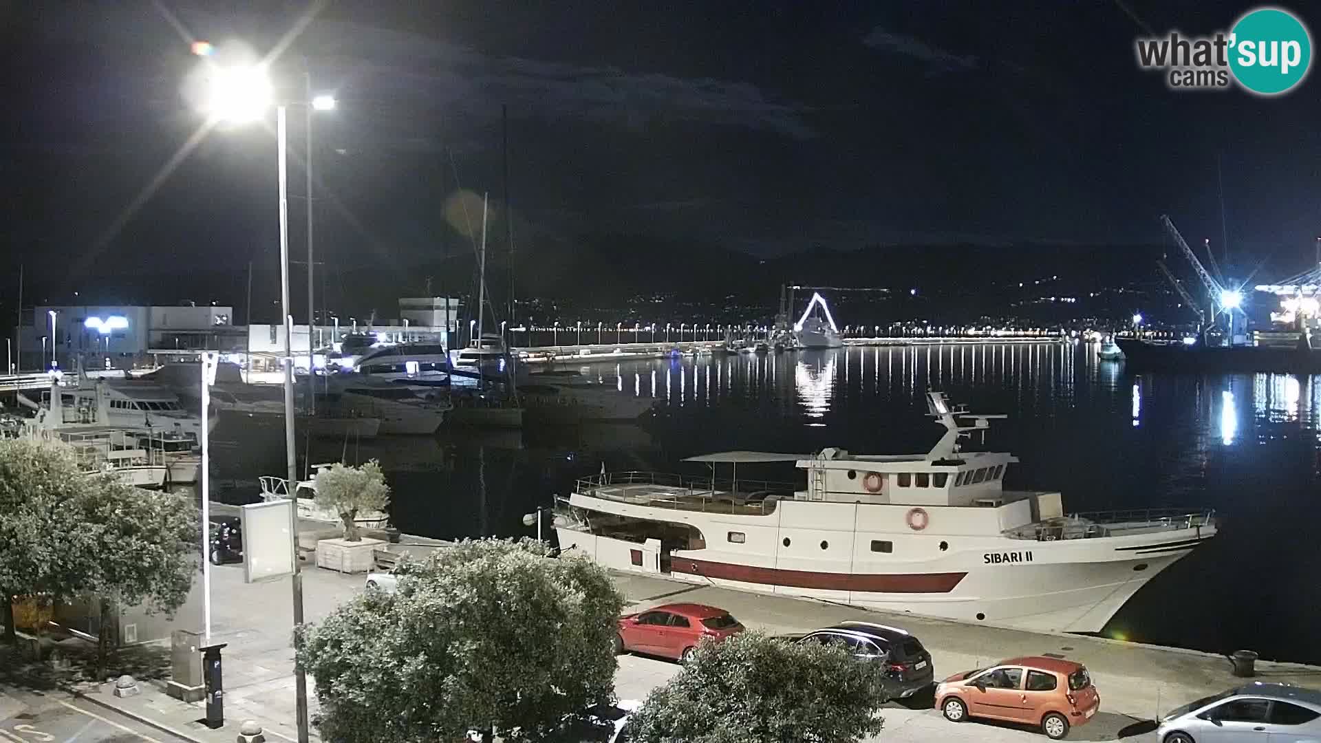 Riva in Marina v Reki – Spletna kamera v živo Hrvaška