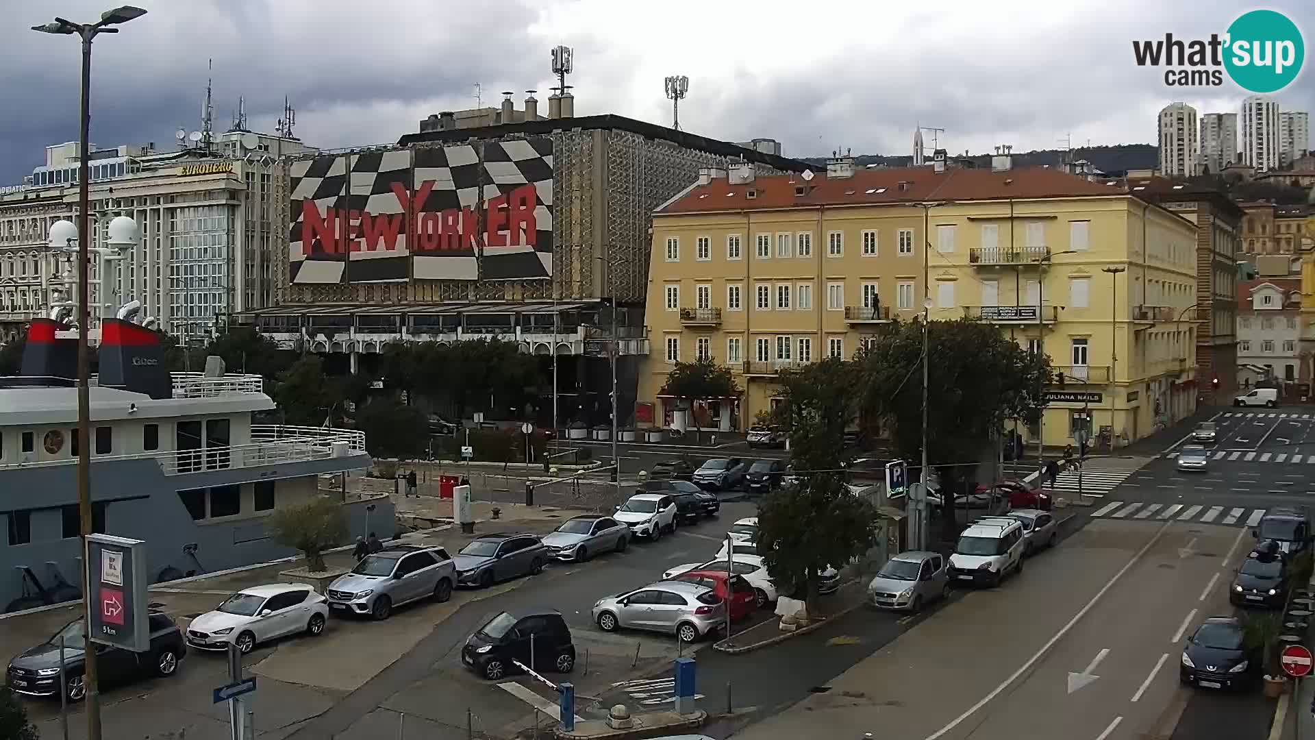 Riva in Marina v Reki – Spletna kamera v živo Hrvaška