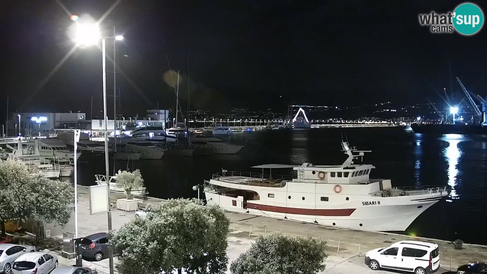Riva in Marina v Reki – Spletna kamera v živo Hrvaška