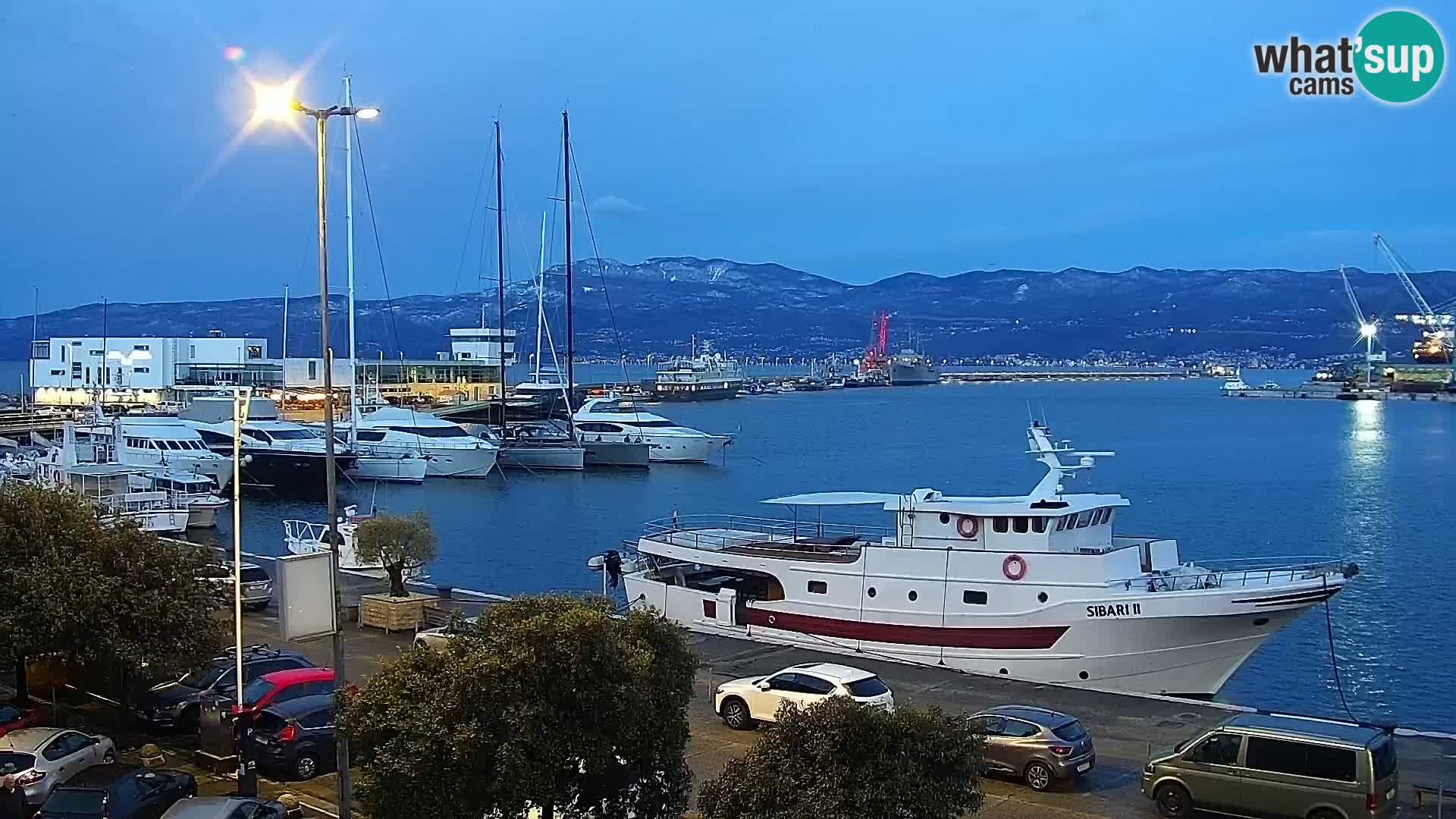 Riva in Marina v Reki – Spletna kamera v živo Hrvaška