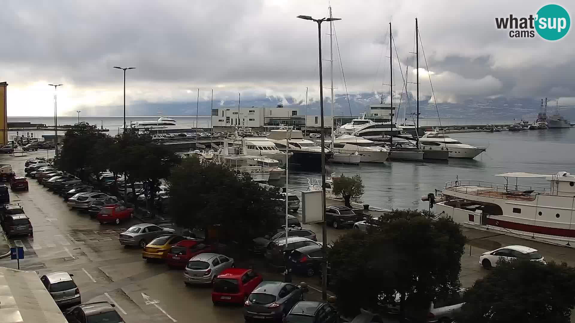 Riva in Marina v Reki – Spletna kamera v živo Hrvaška