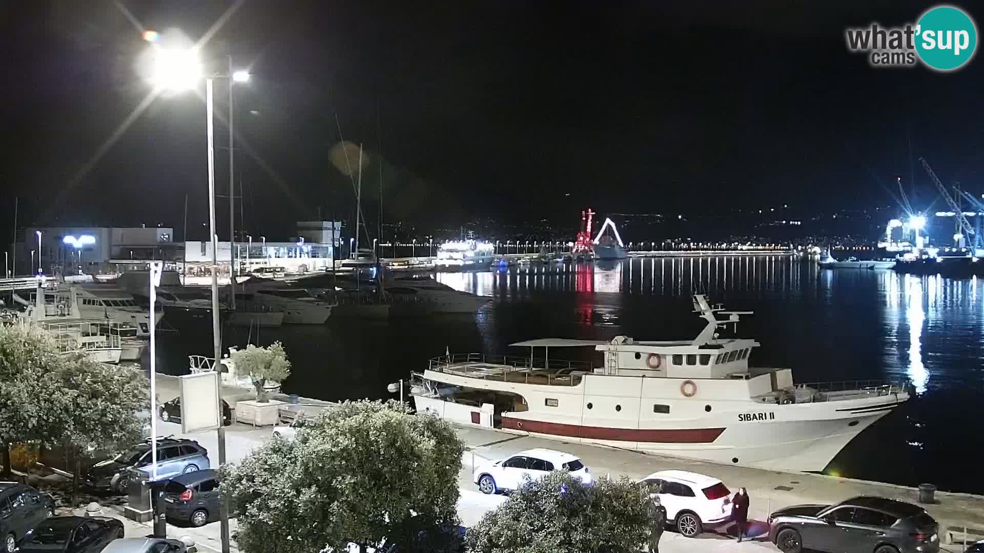 Riva in Marina v Reki – Spletna kamera v živo Hrvaška