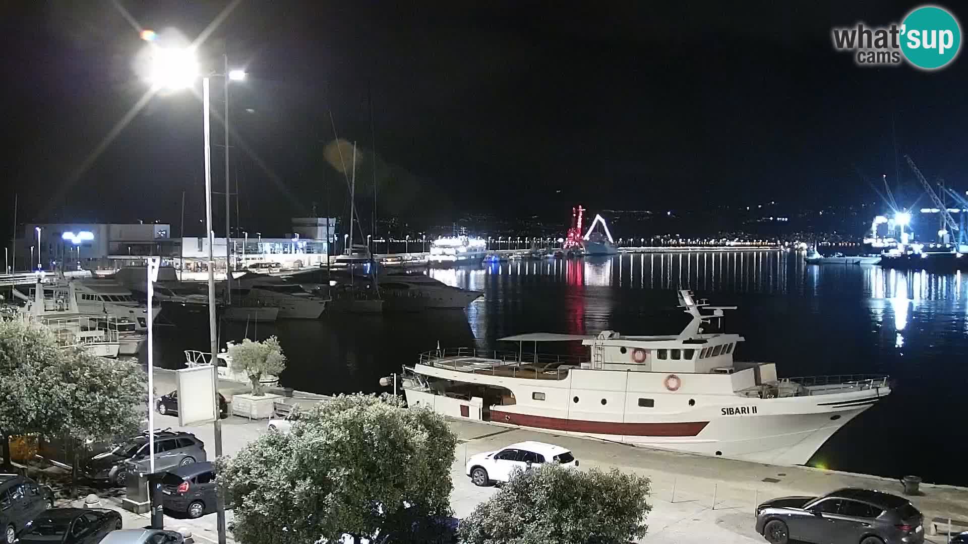 Riva in Marina v Reki – Spletna kamera v živo Hrvaška