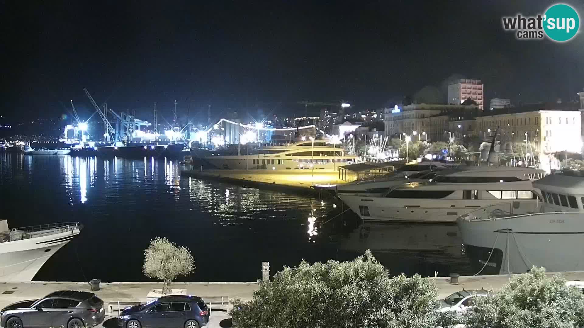 Riva in Marina v Reki – Spletna kamera v živo Hrvaška