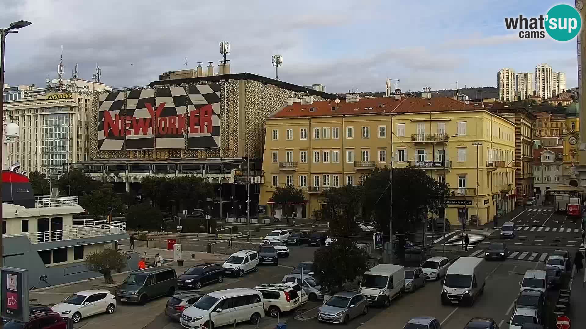 Riva i Marina u Rijeci – Web kamera uživo u Hrvatskoj