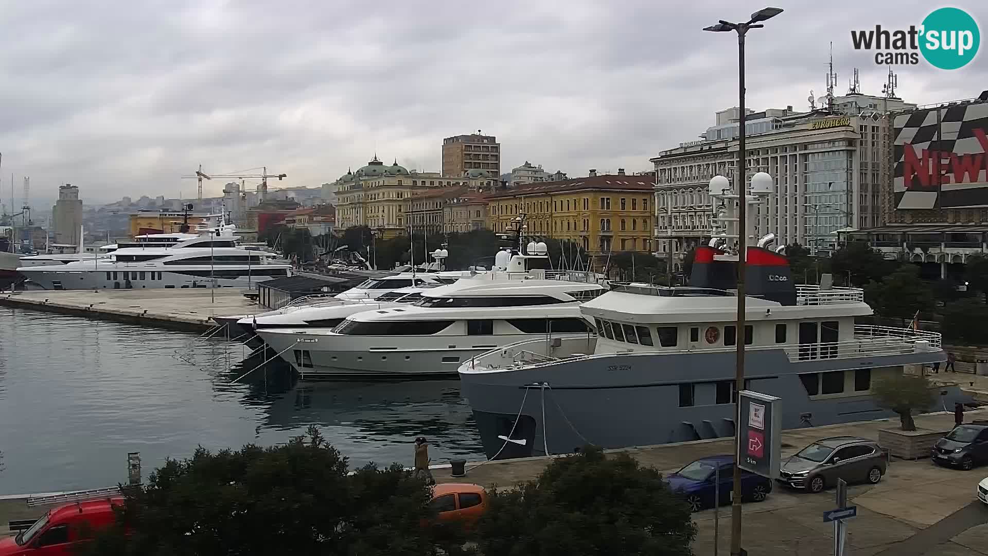 Riva in Marina v Reki – Spletna kamera v živo Hrvaška