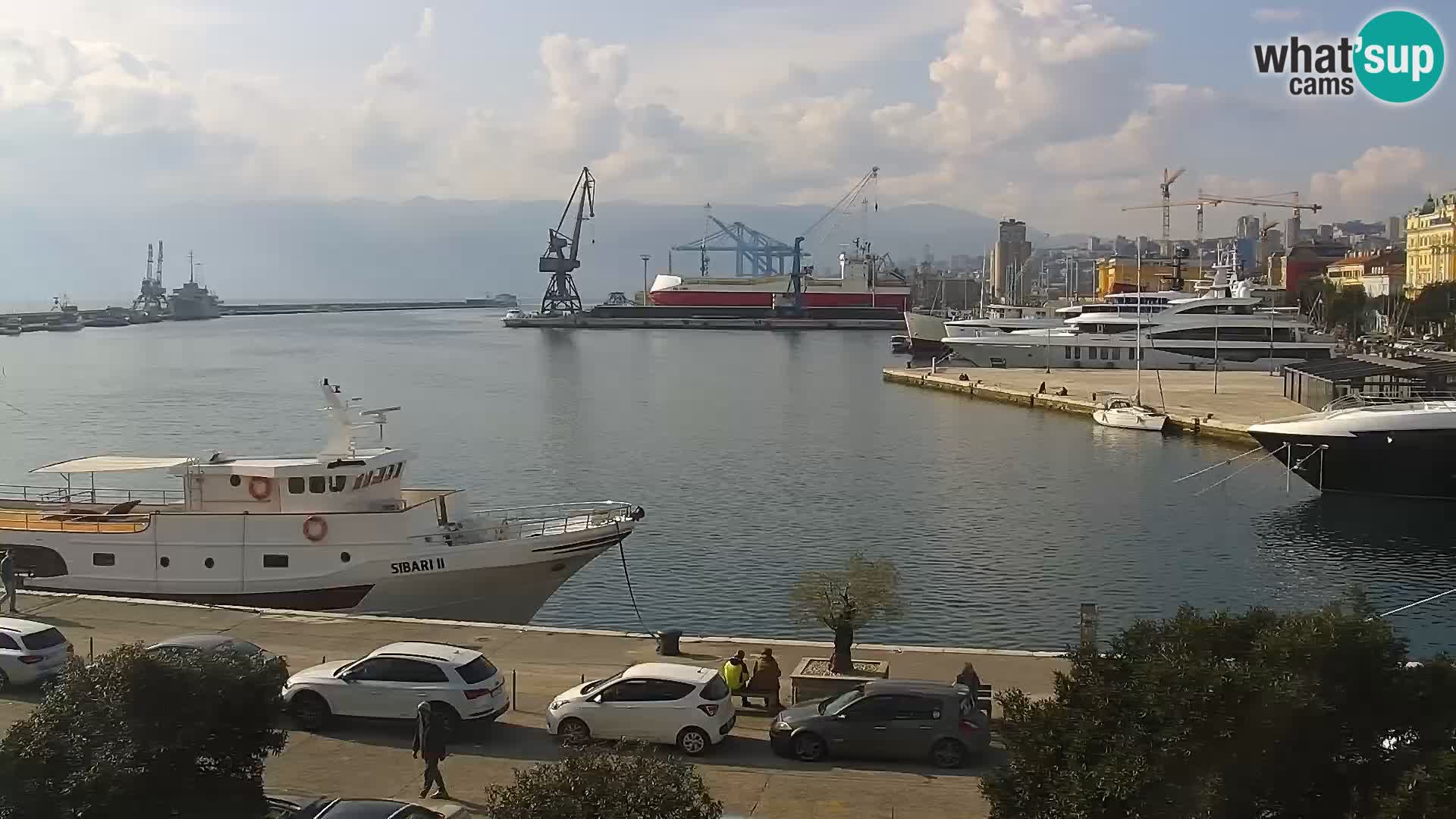 Riva in Marina v Reki – Spletna kamera v živo Hrvaška