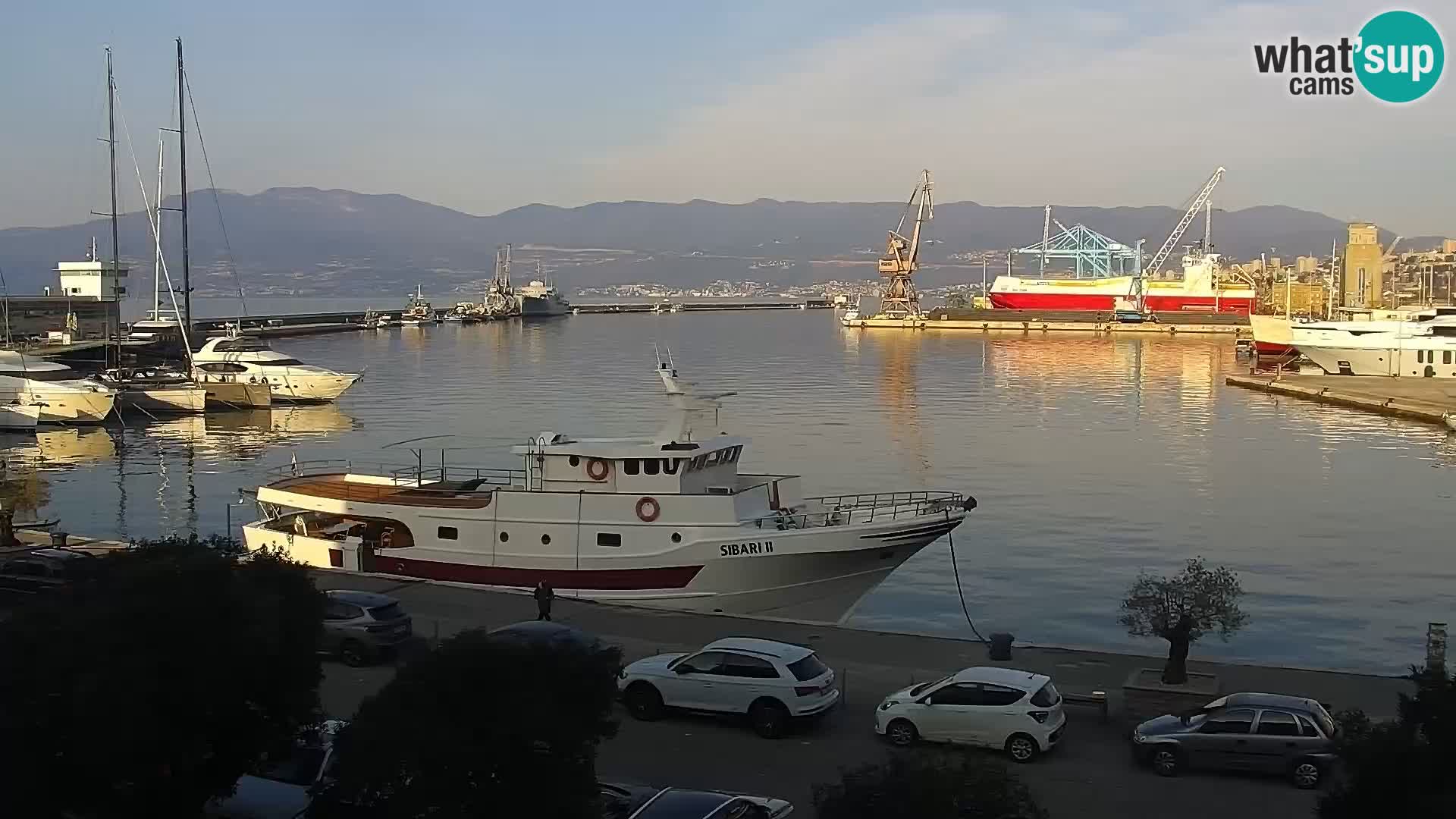 Riva in Marina v Reki – Spletna kamera v živo Hrvaška