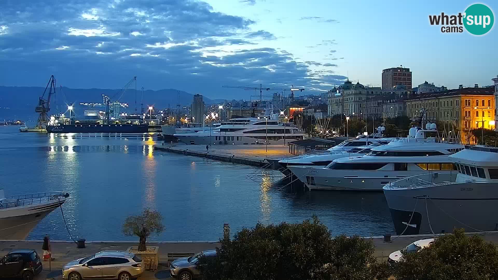 Riva i Marina u Rijeci – Web kamera uživo u Hrvatskoj