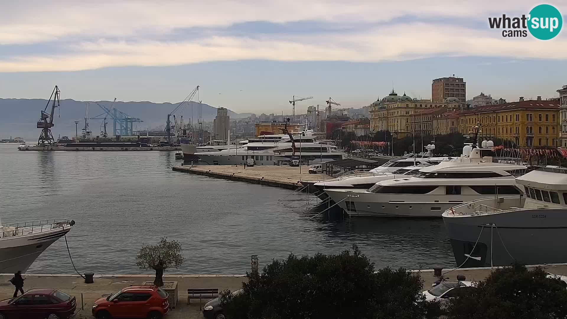 La Riva y Marina en Rijeka – Webcam en vivo Croacia