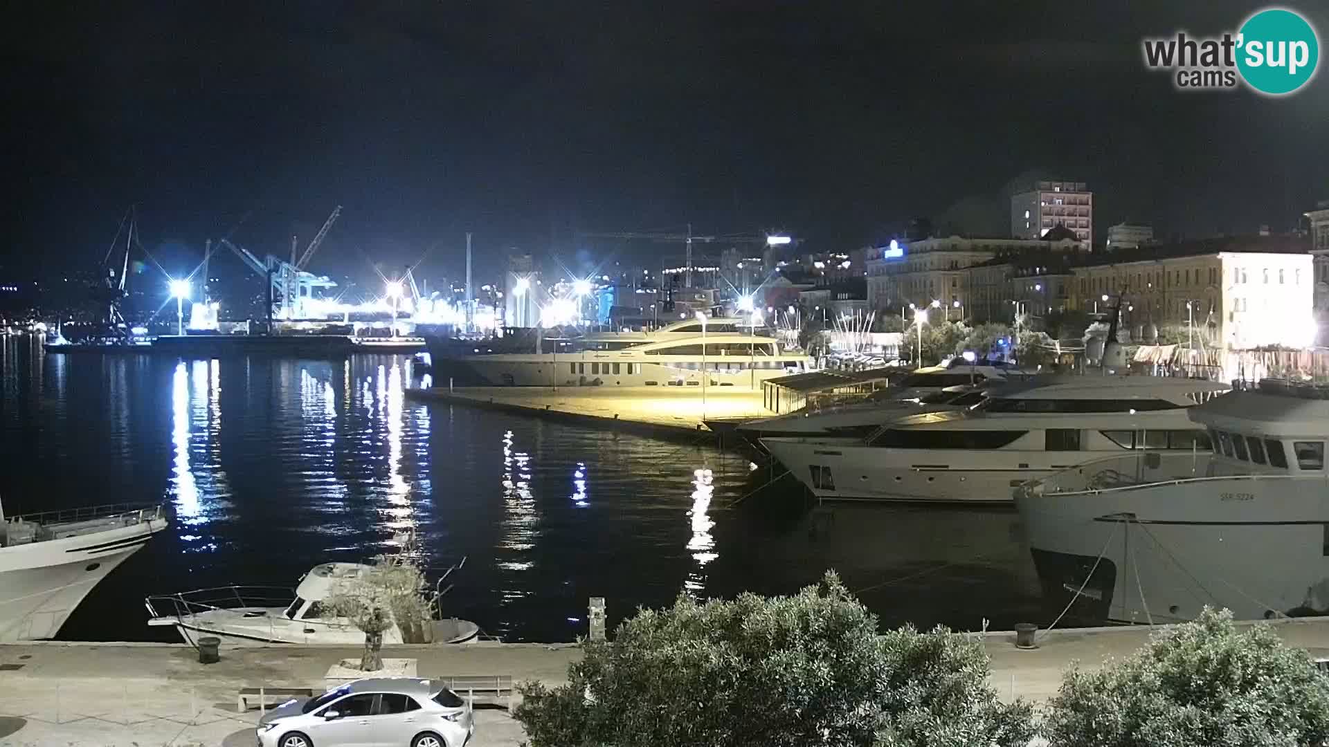 Riva in Marina v Reki – Spletna kamera v živo Hrvaška