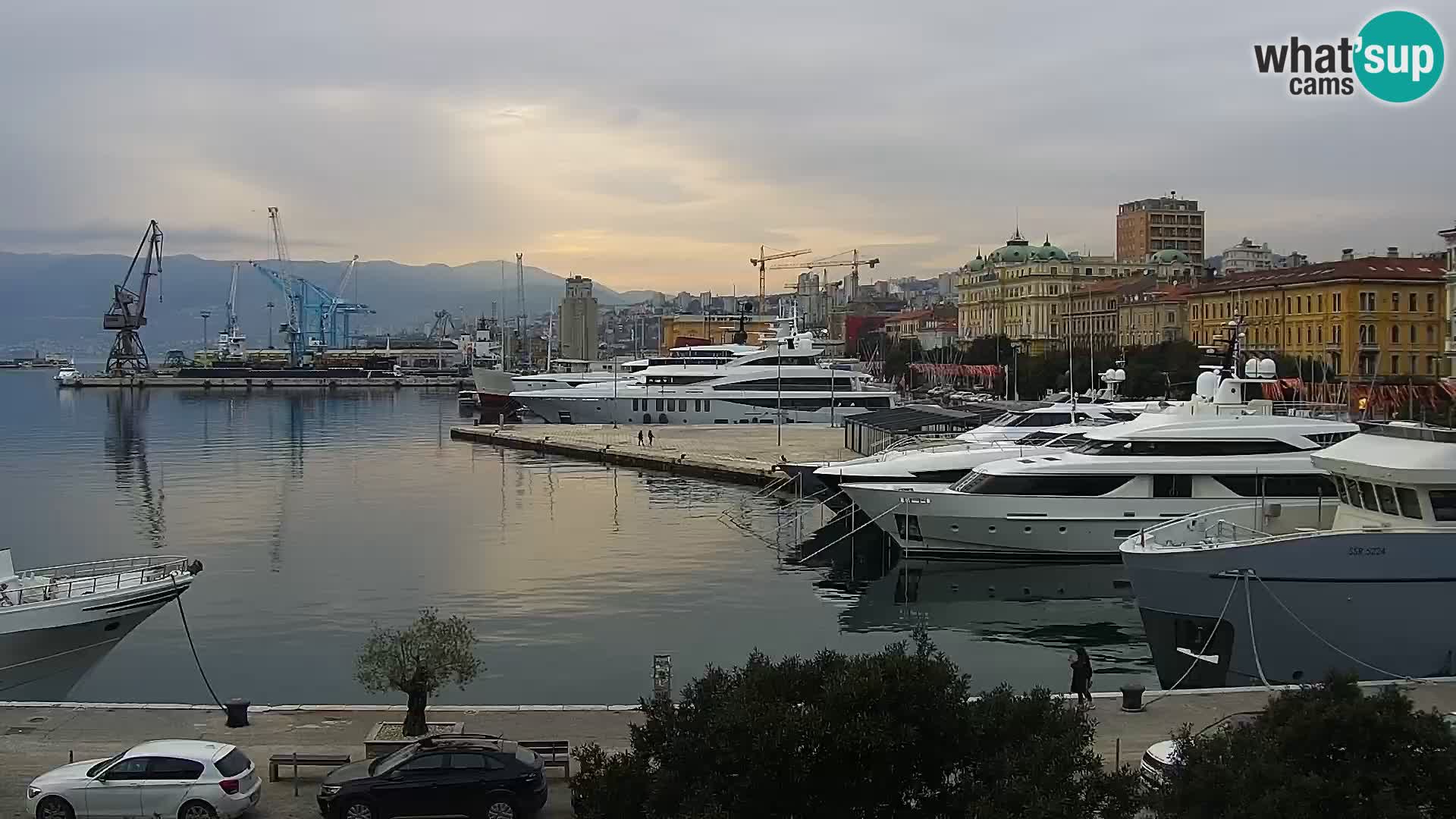 Riva i Marina u Rijeci – Web kamera uživo u Hrvatskoj