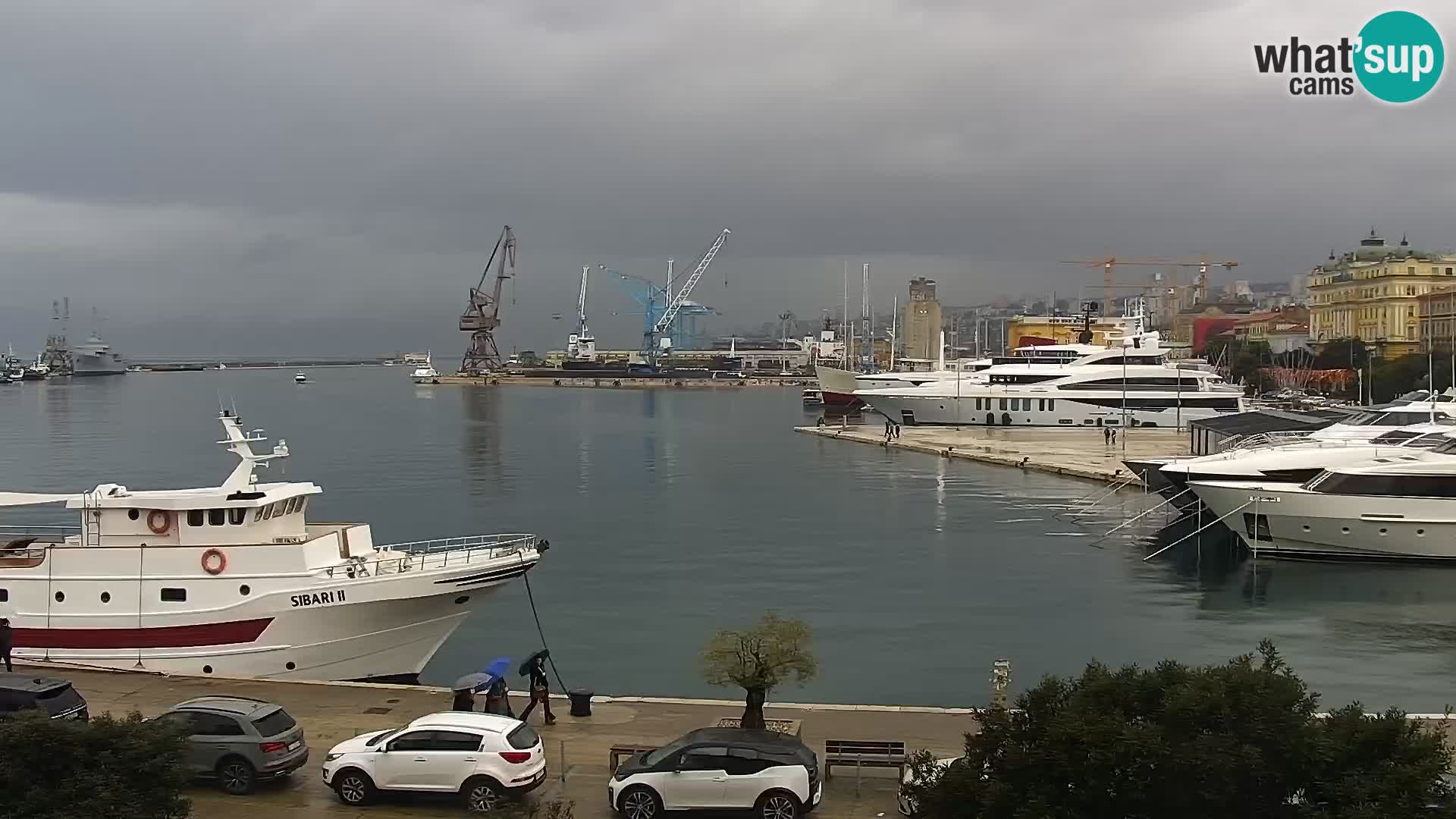 Riva in Marina v Reki – Spletna kamera v živo Hrvaška