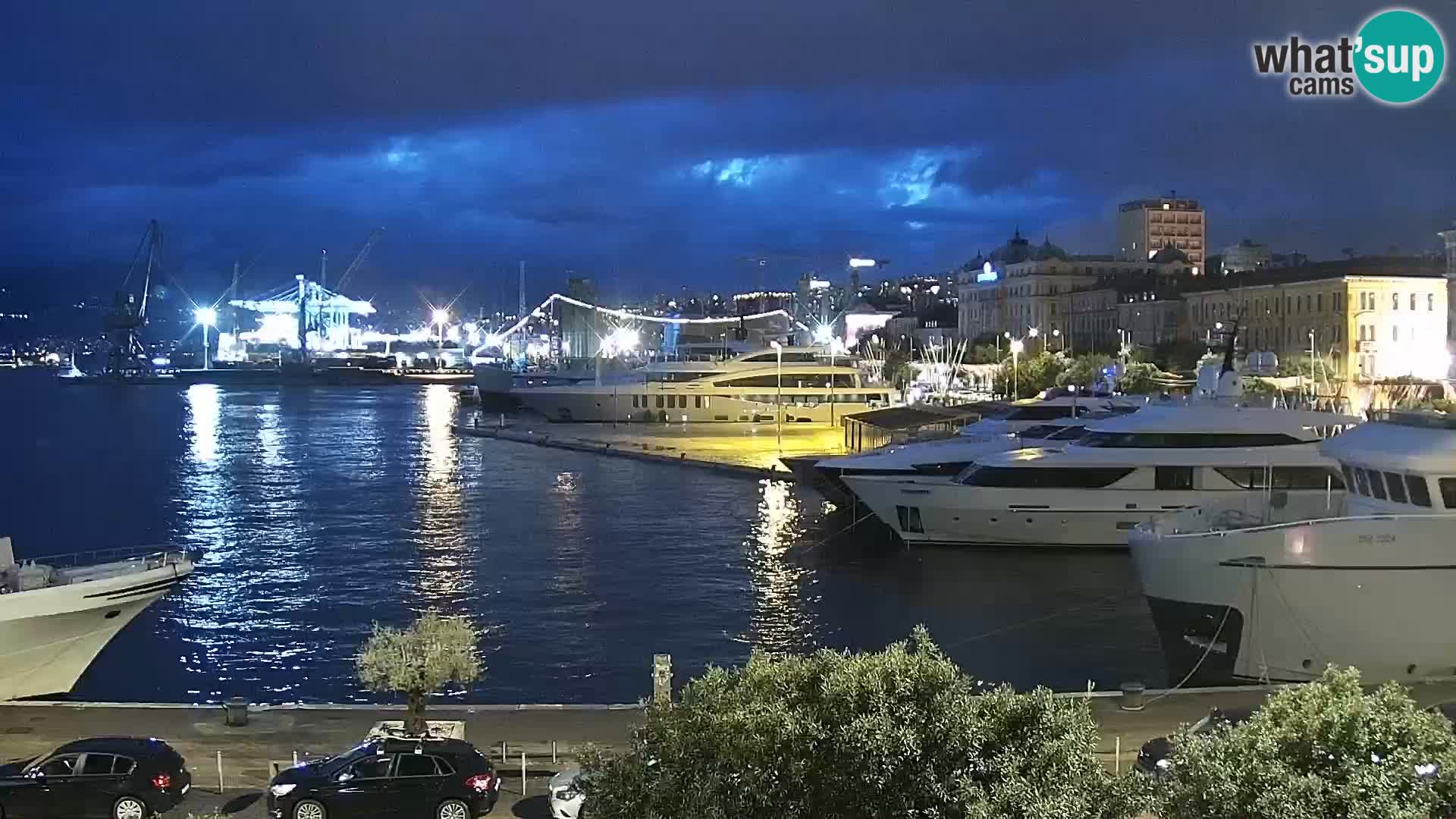 Riva in Marina v Reki – Spletna kamera v živo Hrvaška