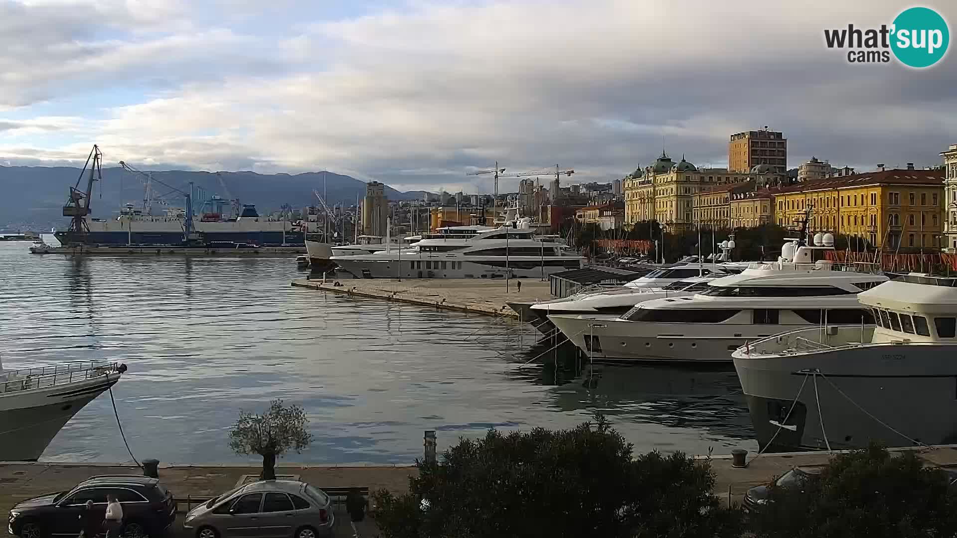 La Riva y Marina en Rijeka – Webcam en vivo Croacia
