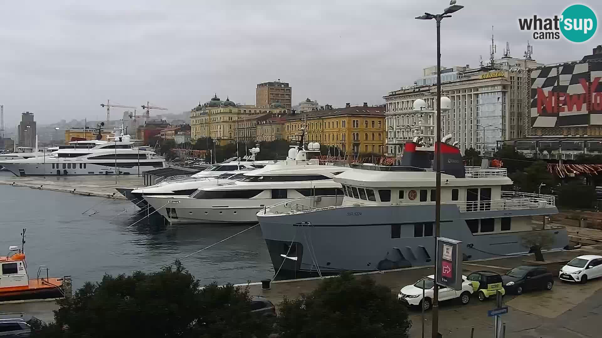Riva in Marina v Reki – Spletna kamera v živo Hrvaška