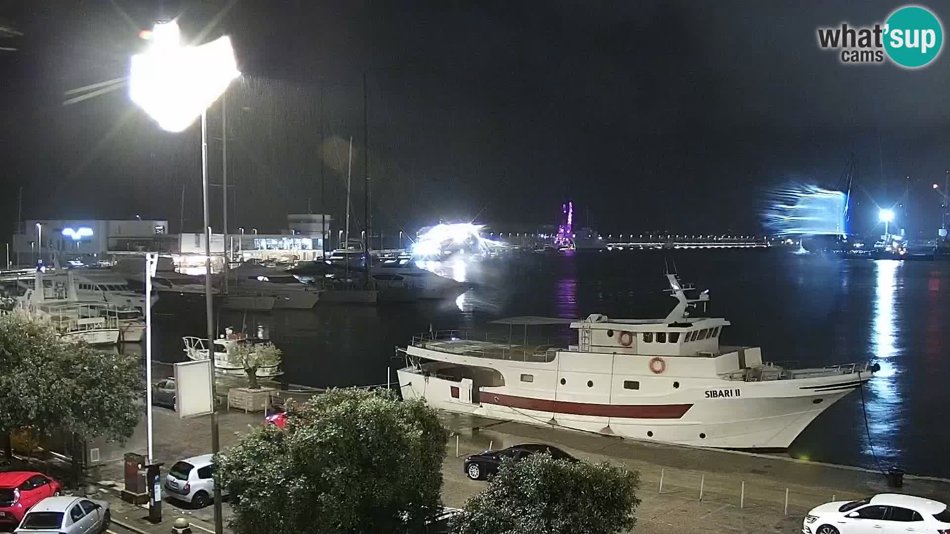 Riva in Marina v Reki – Spletna kamera v živo Hrvaška