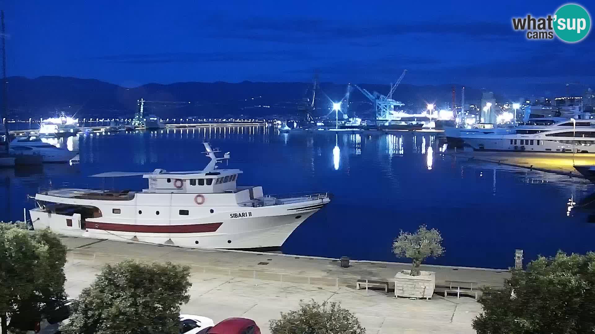 Riva in Marina v Reki – Spletna kamera v živo Hrvaška