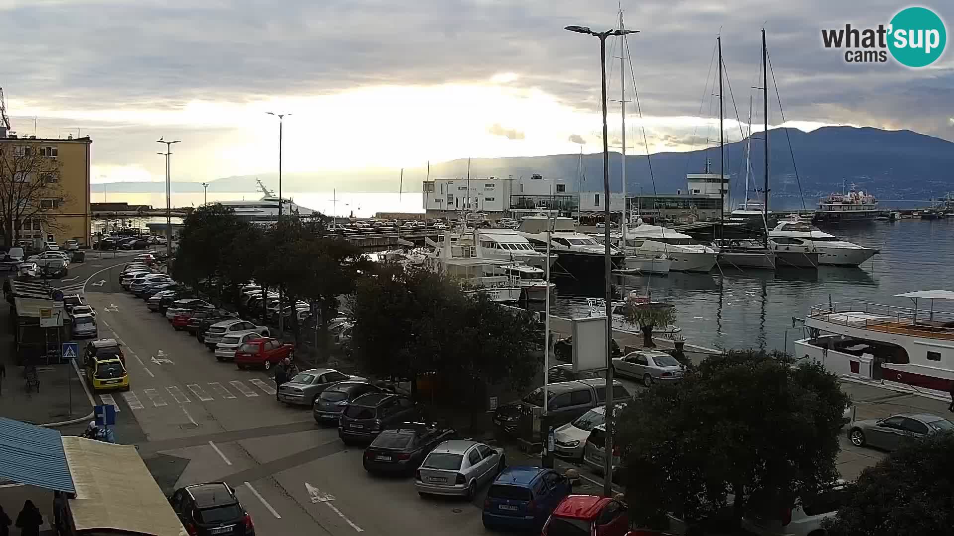 Riva in Marina v Reki – Spletna kamera v živo Hrvaška