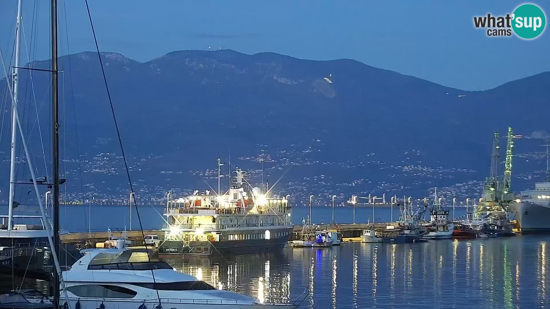 Riva in Marina v Reki – Spletna kamera v živo Hrvaška