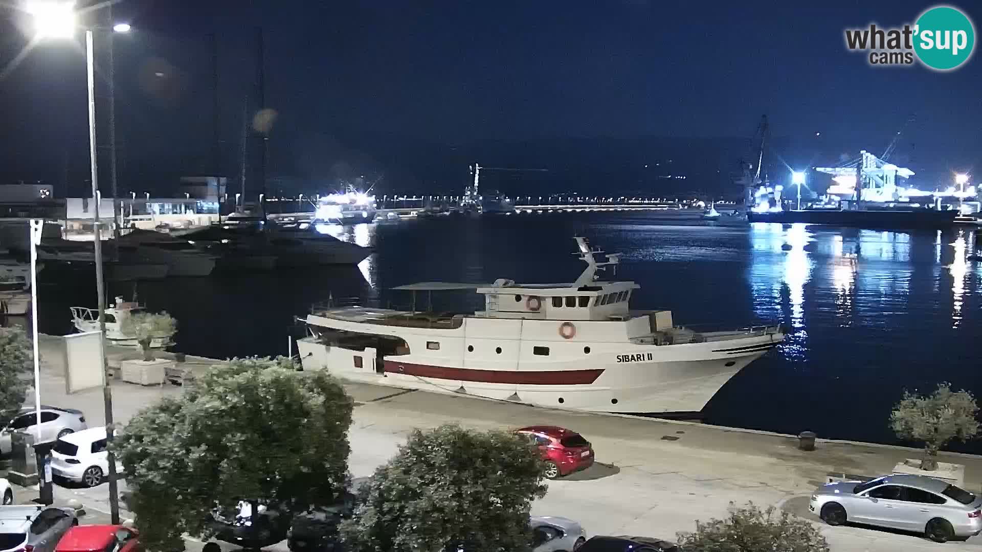 Riva in Marina v Reki – Spletna kamera v živo Hrvaška