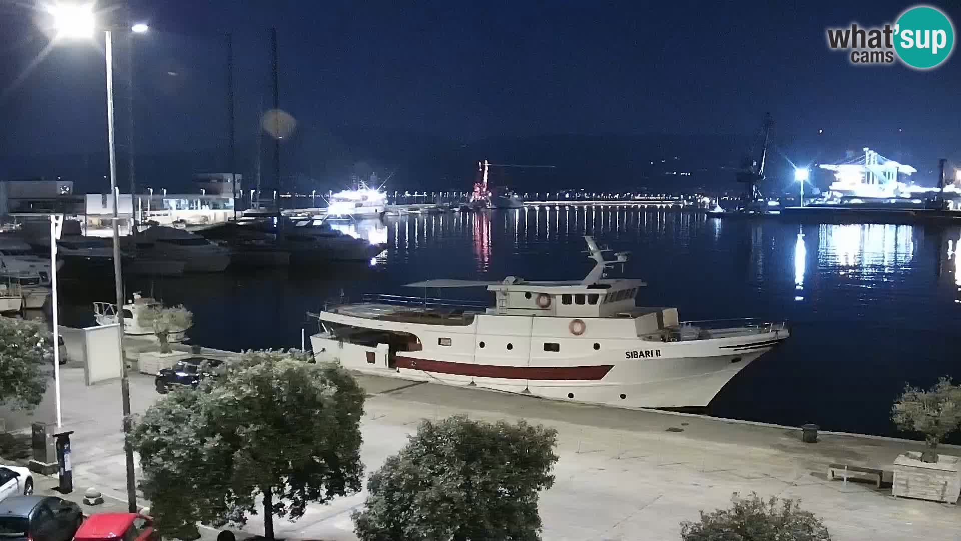Riva in Marina v Reki – Spletna kamera v živo Hrvaška