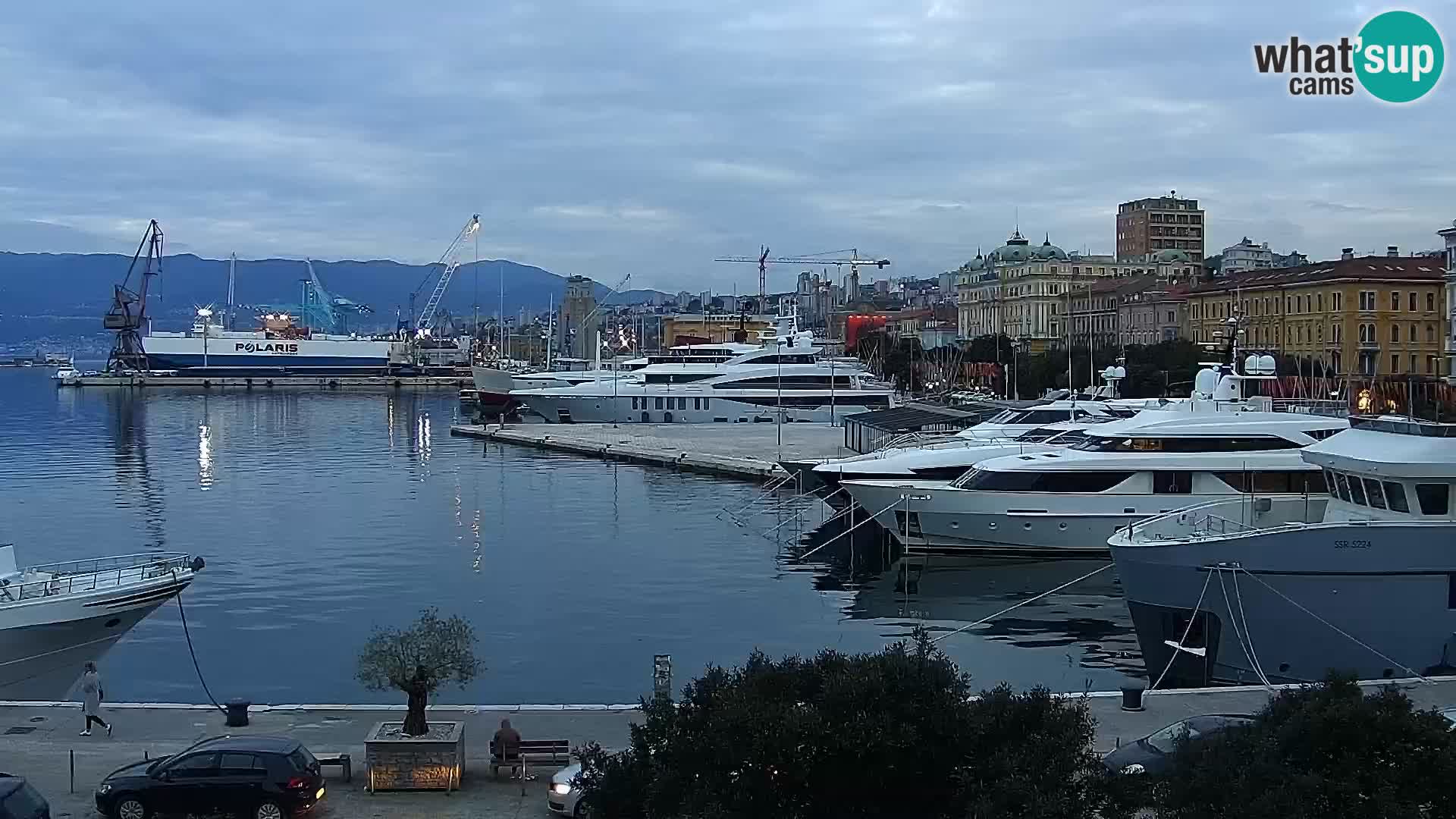 Riva in Marina v Reki – Spletna kamera v živo Hrvaška