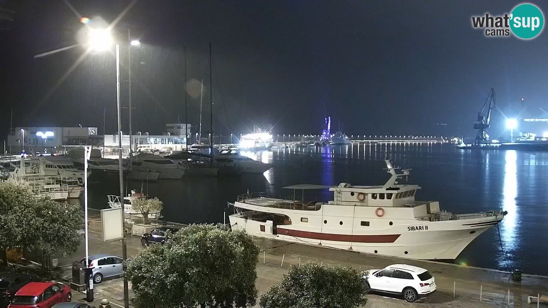 Riva in Marina v Reki – Spletna kamera v živo Hrvaška