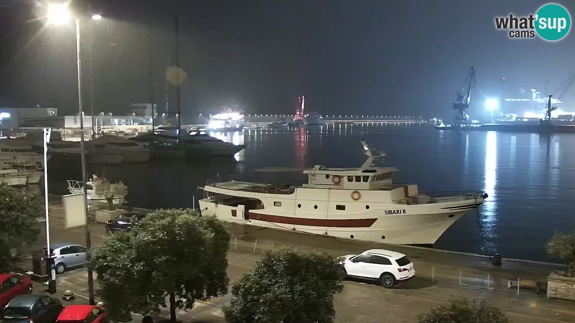 Riva in Marina v Reki – Spletna kamera v živo Hrvaška