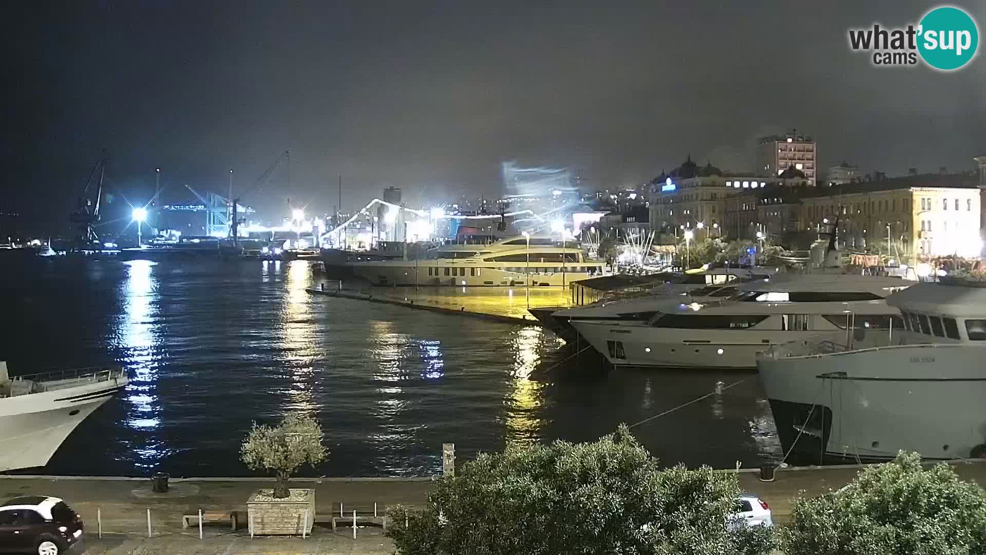 Riva in Marina v Reki – Spletna kamera v živo Hrvaška