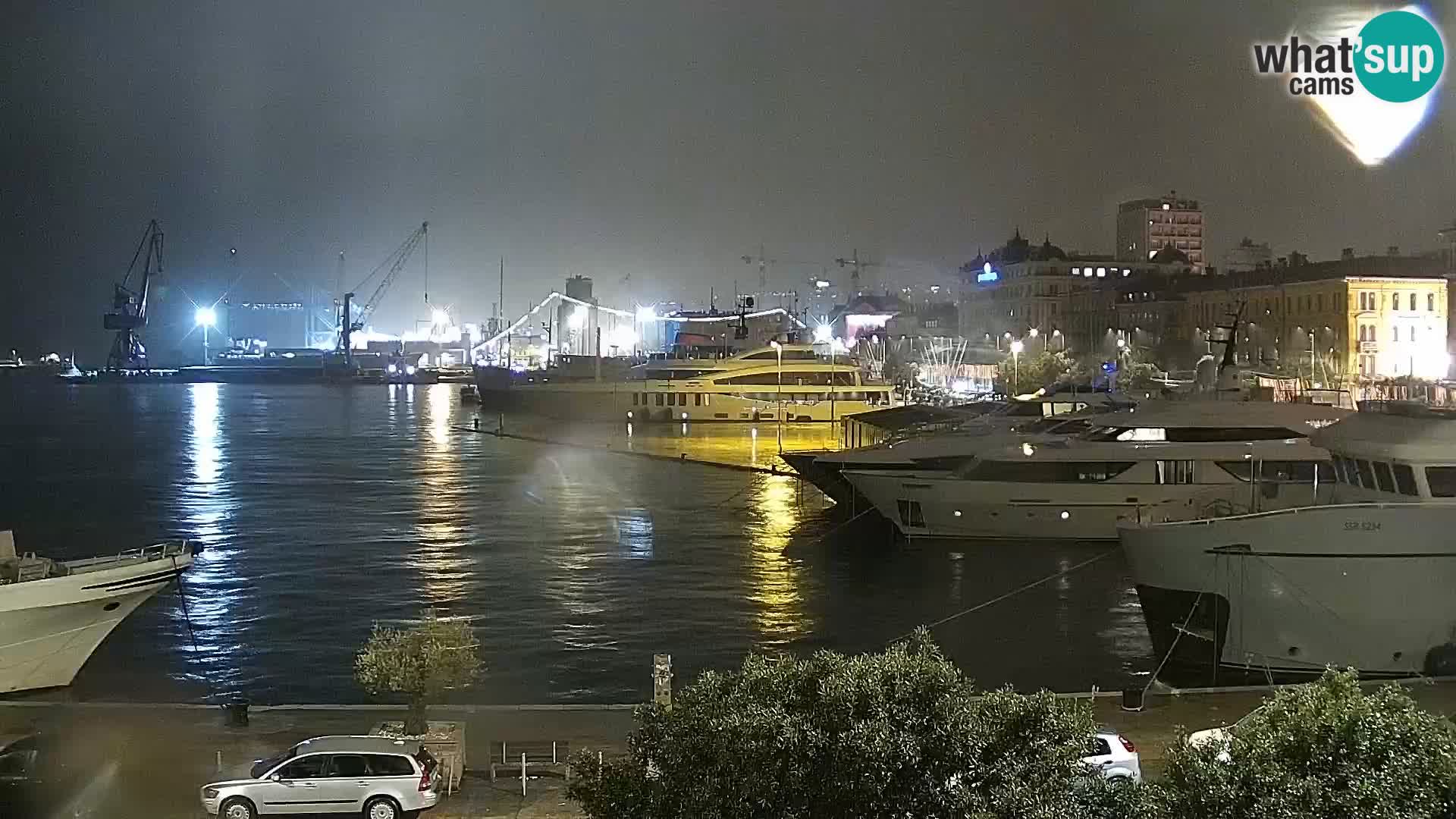 Riva in Marina v Reki – Spletna kamera v živo Hrvaška