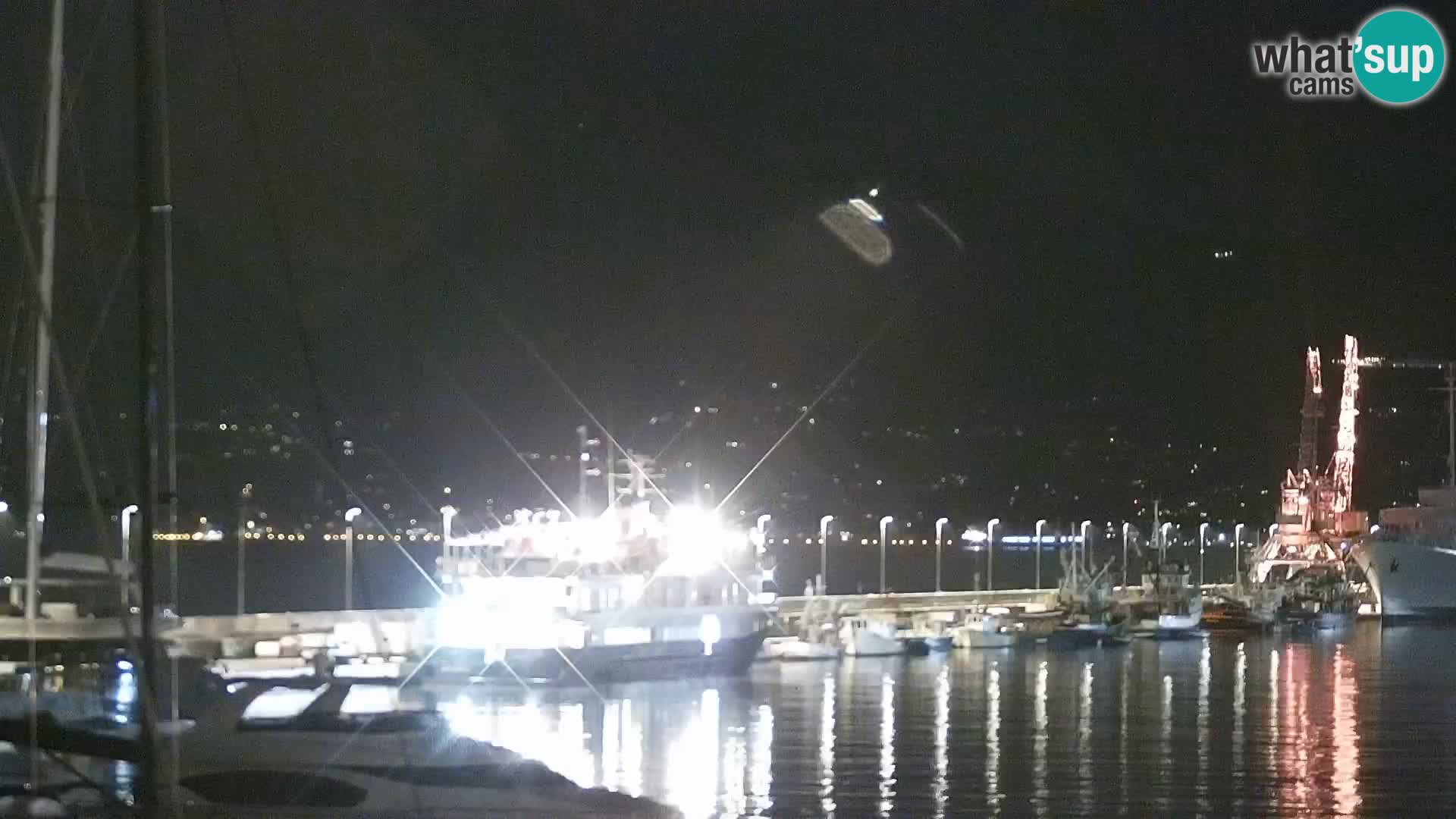 Riva in Marina v Reki – Spletna kamera v živo Hrvaška