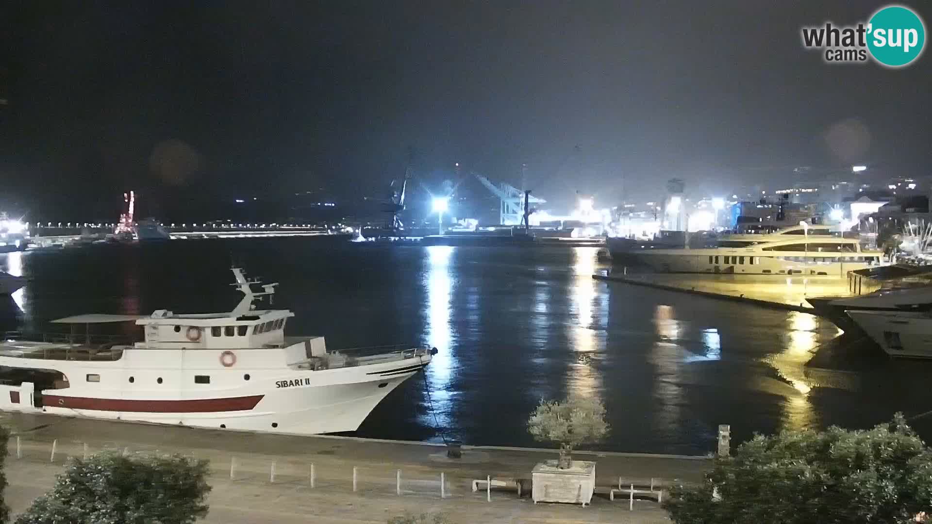 Riva in Marina v Reki – Spletna kamera v živo Hrvaška