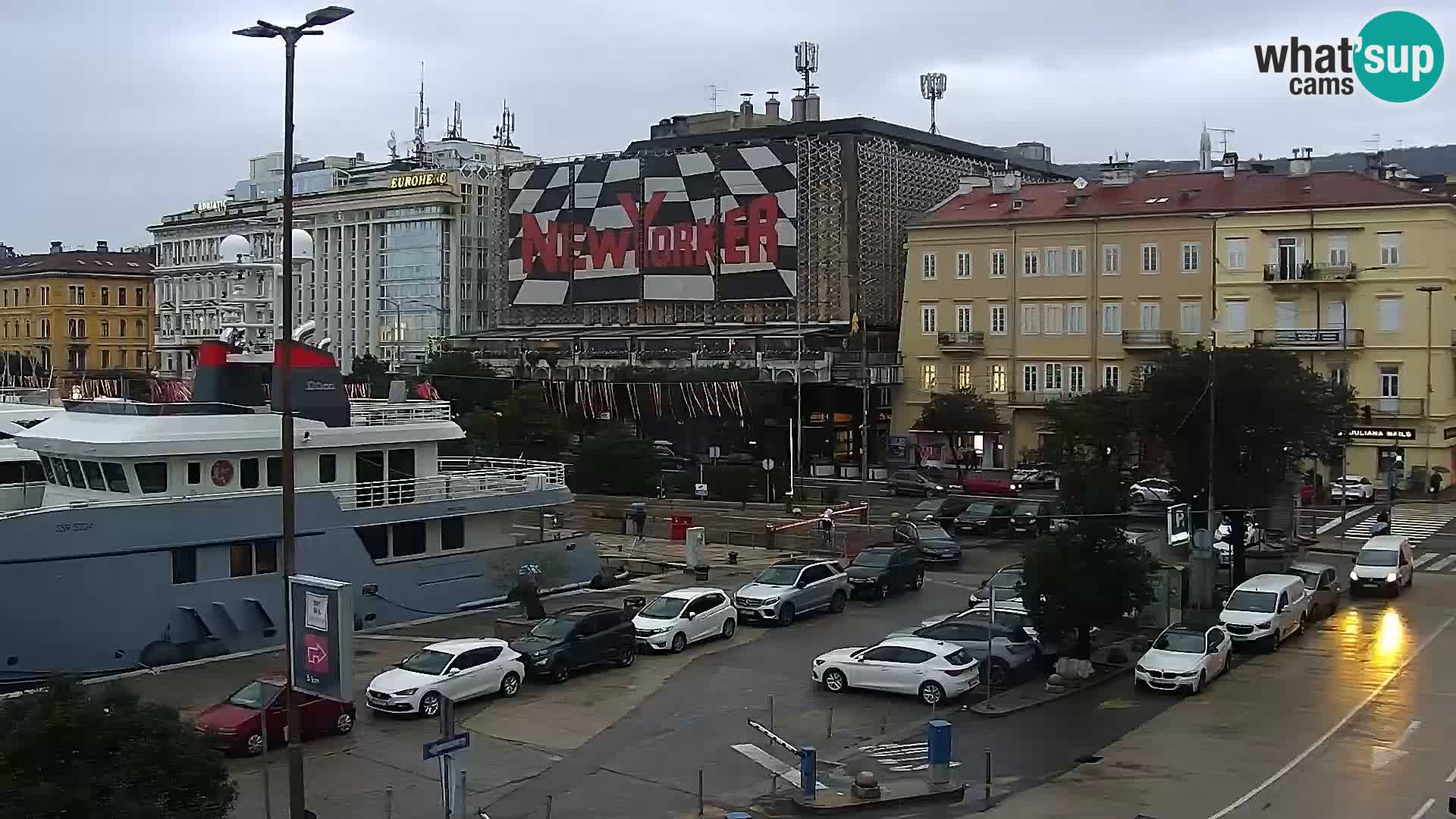 Riva in Marina v Reki – Spletna kamera v živo Hrvaška