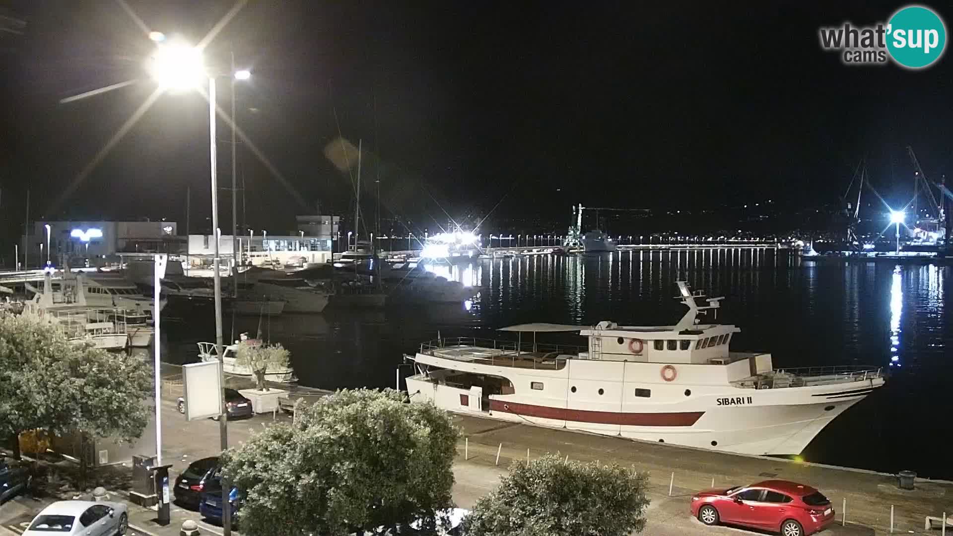 Riva in Marina v Reki – Spletna kamera v živo Hrvaška