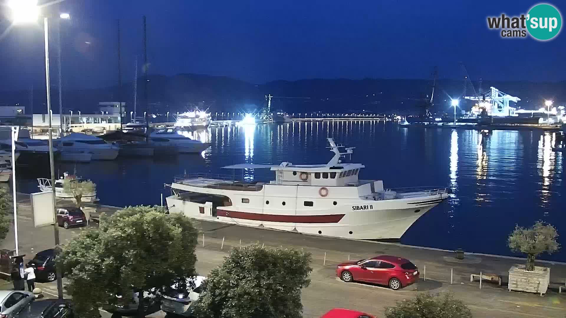 Riva in Marina v Reki – Spletna kamera v živo Hrvaška