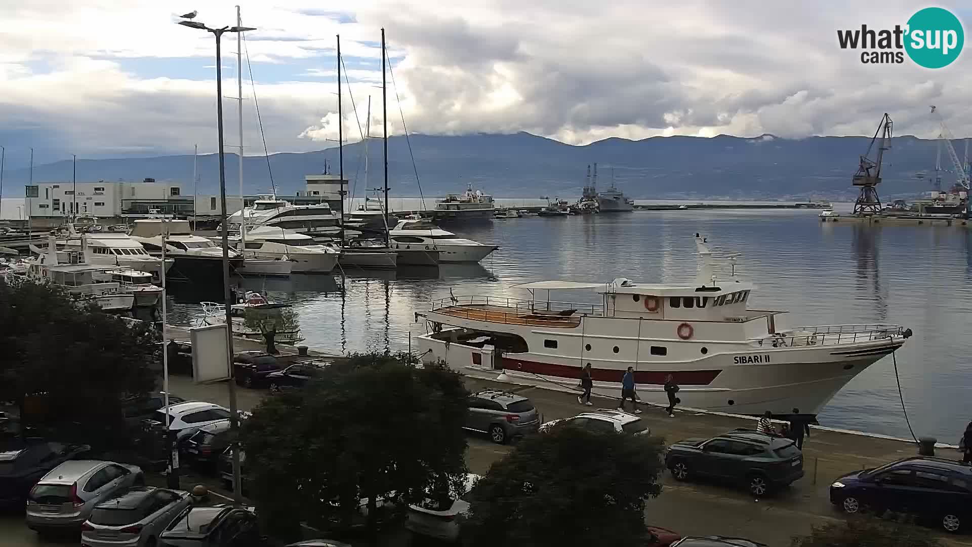 Riva in Marina v Reki – Spletna kamera v živo Hrvaška