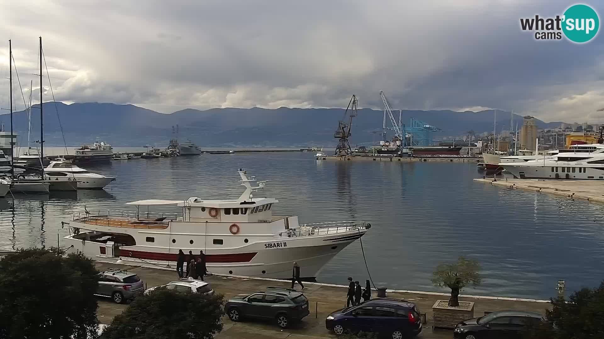 Riva in Marina v Reki – Spletna kamera v živo Hrvaška