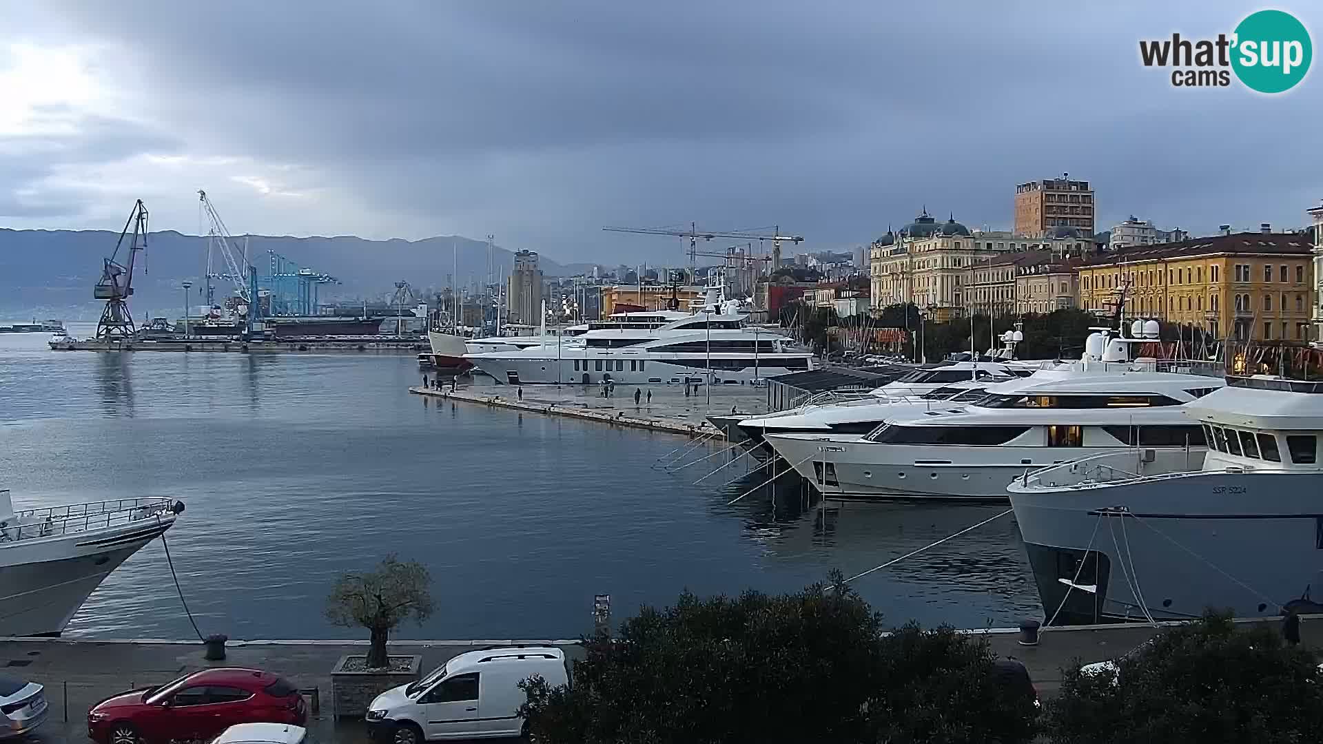 La Riva y Marina en Rijeka – Webcam en vivo Croacia
