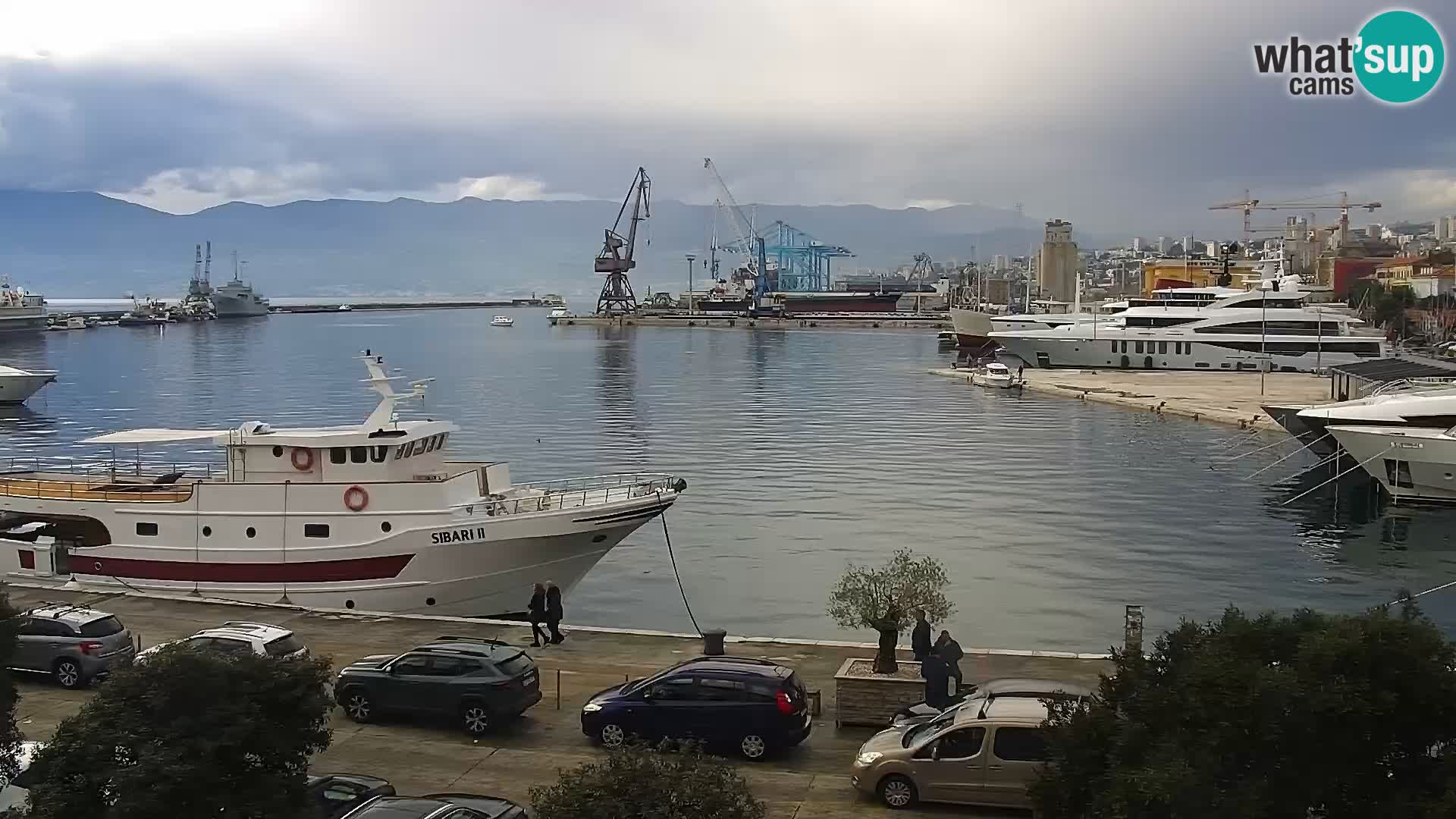 Riva in Marina v Reki – Spletna kamera v živo Hrvaška