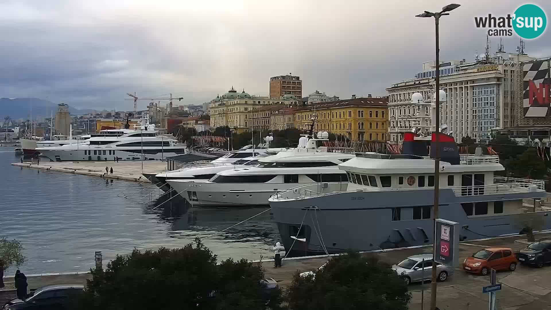 Riva i Marina u Rijeci – Web kamera uživo u Hrvatskoj
