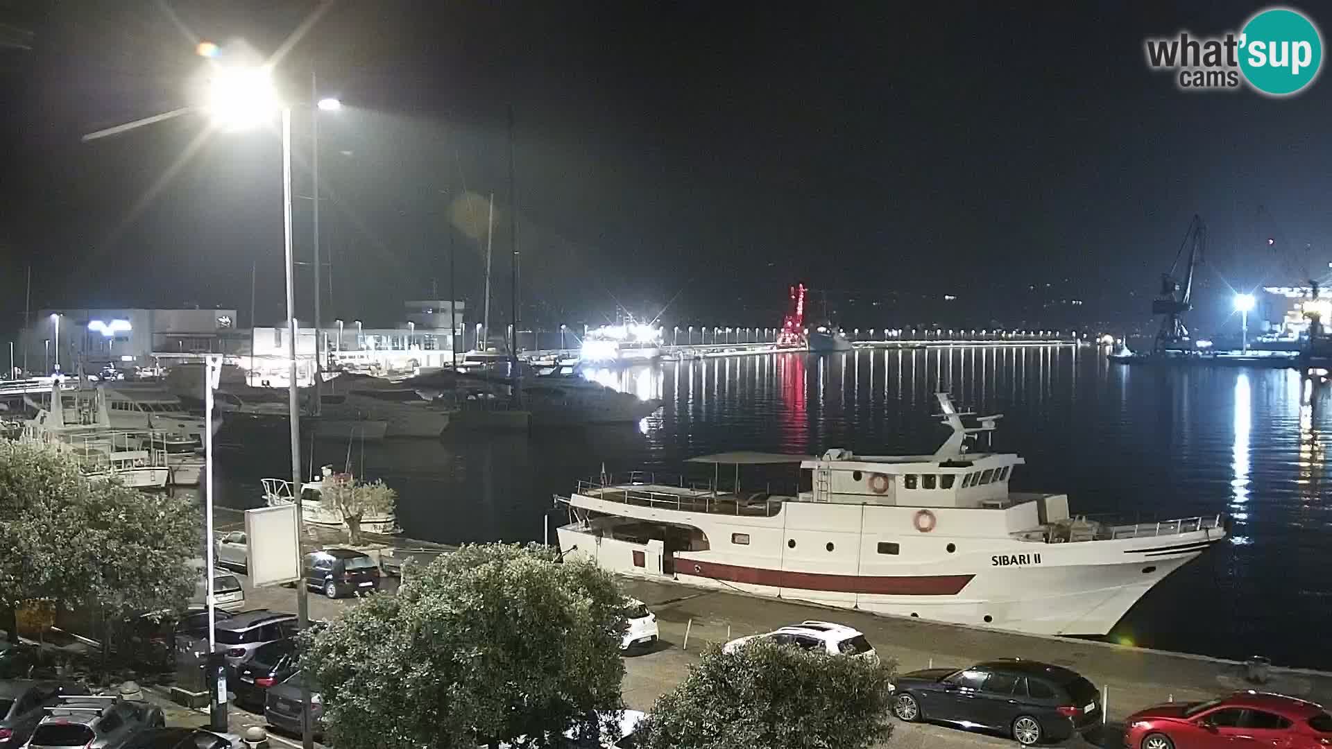 Riva in Marina v Reki – Spletna kamera v živo Hrvaška