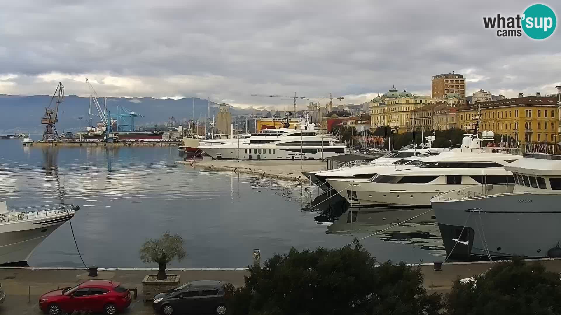 La Riva y Marina en Rijeka – Webcam en vivo Croacia