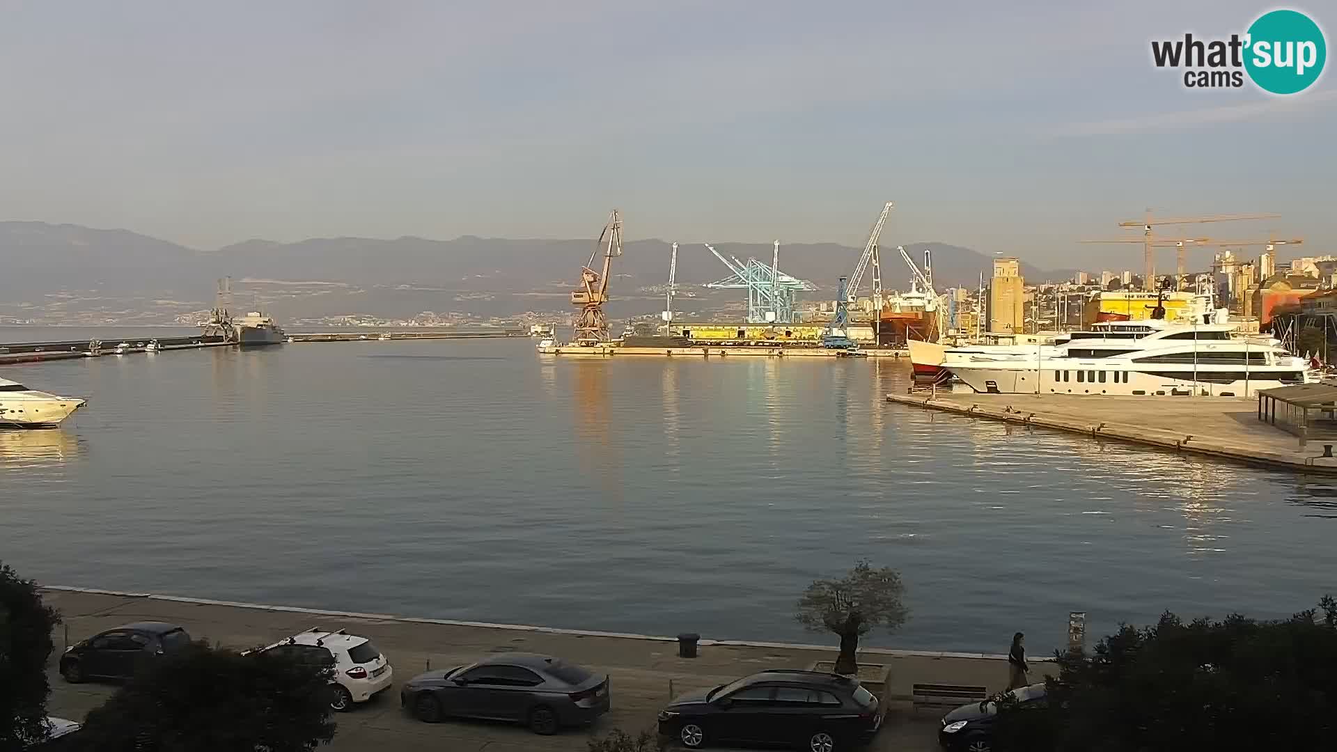 Riva in Marina v Reki – Spletna kamera v živo Hrvaška